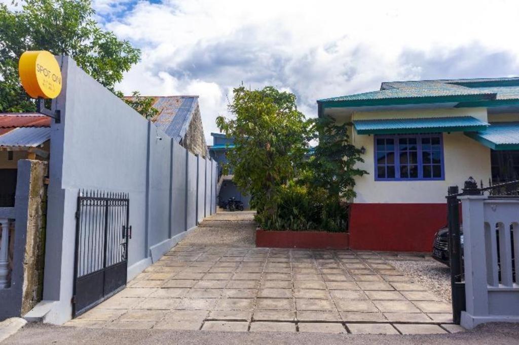 Spot On 2063 Bethania Residence Kupang  Ngoại thất bức ảnh